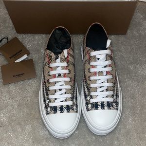 New- never worn BURBERRY SNEAKERS